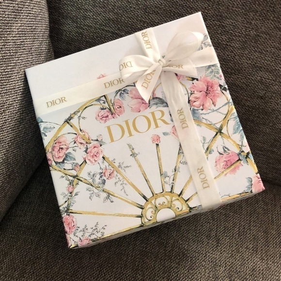 DIOR • BOX & RIBBON GIFT SET • GRANVILLE WHITE & GOLD FLORAL - Picture 1 of 16